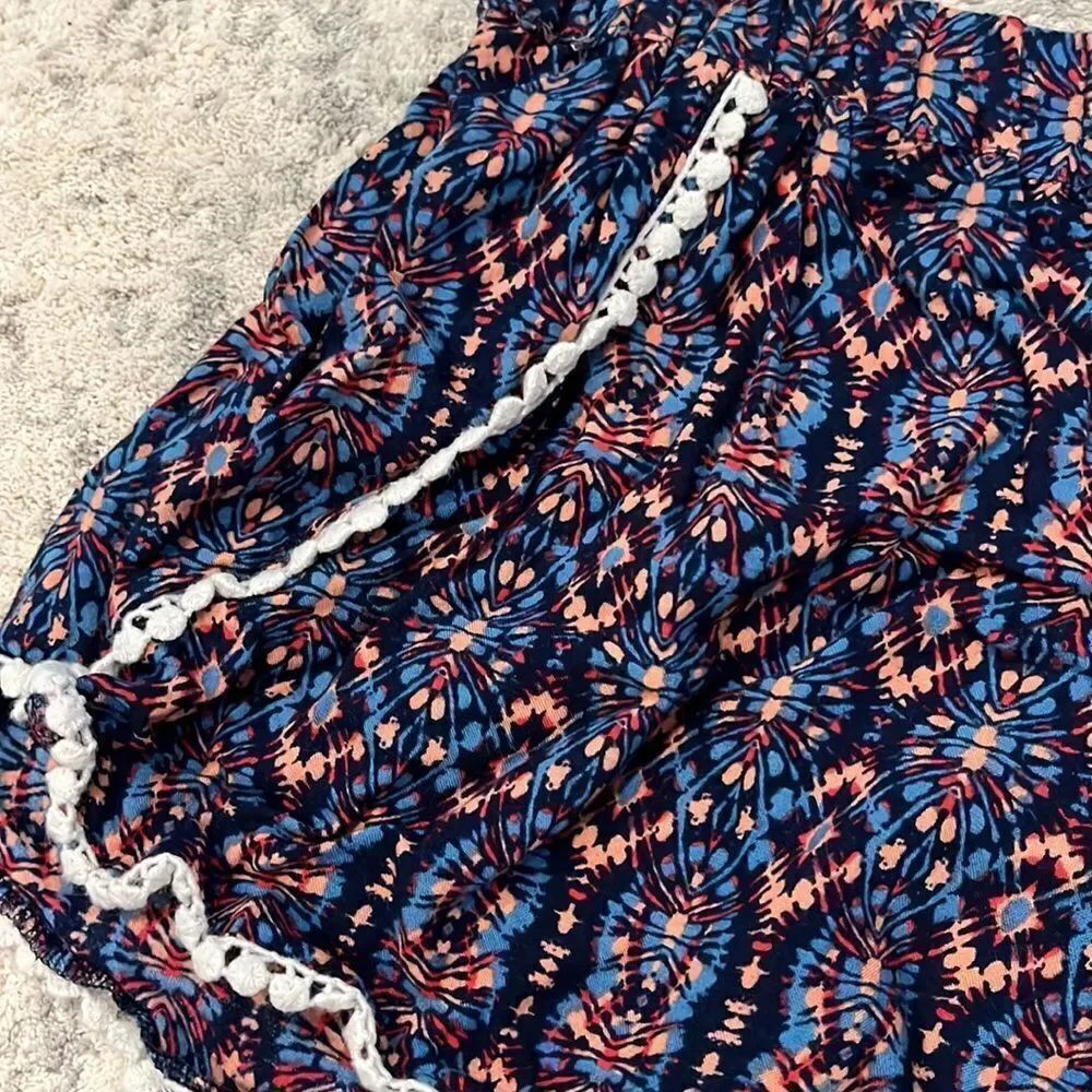 Flowy Shorts   - Picture 3 of 7